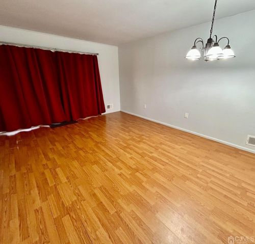 52 Morgan Pl, East Brunswick NJ  08816-5005 exterior