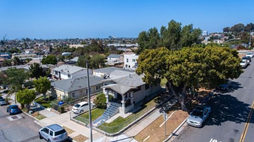 446 30th St, San Diego CA  92102-4124 exterior