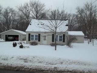 2269 Lake Rd, Akron, OH 44312-3840