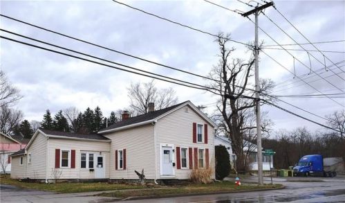 88 Main St, Silver Creek, NY 14136-1449