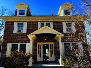 1508 Alsace Rd, Reading PA  19604-1860 exterior