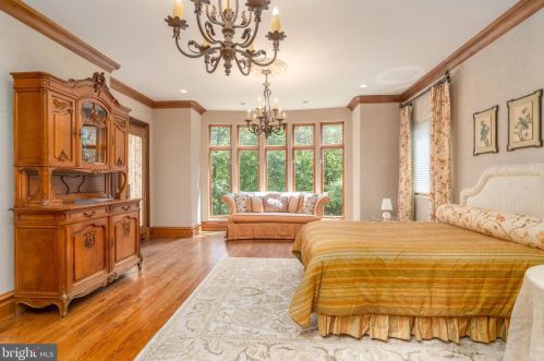 608 Kentland Dr, Great Falls VA  22066-1030 exterior