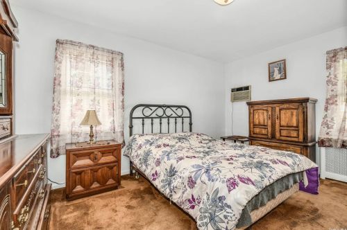 138 Wilton St, New Hyde Park NY  11040-3832 exterior