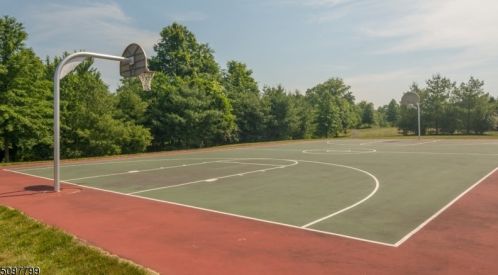 30 Surrey Ln, Flemington NJ  08822-1588 exterior