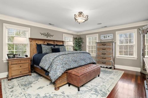 77 Tackora Trl, Ridgefield CT  06877-3028 exterior
