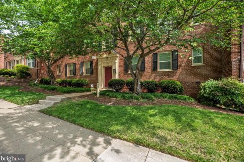 2103 Suitland Ter, Washington, DC 20020-1112
