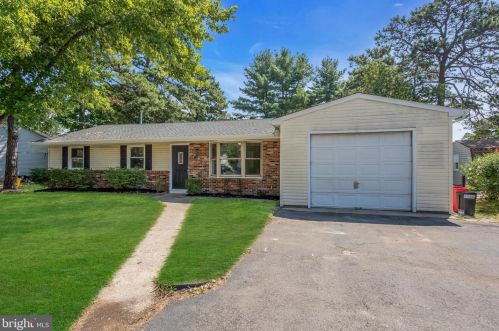 207 Piute Trl, Browns Mills NJ  08015-6125 exterior