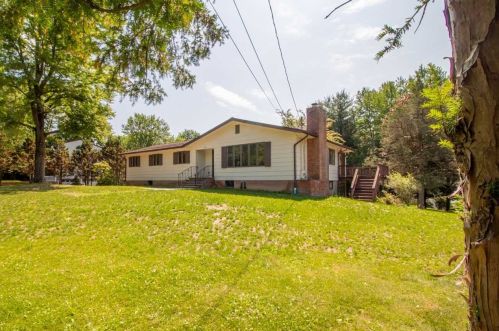 104 Kelly Rd, Red Hook, NY 12571-1144