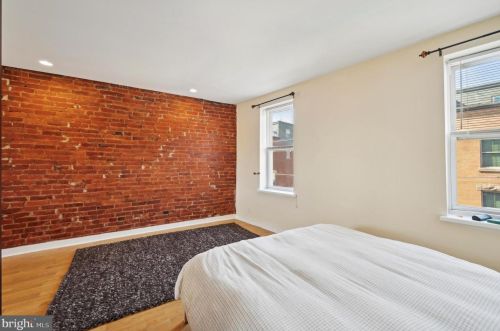 1419 4 St, Philadelphia PA  19147-0059 exterior