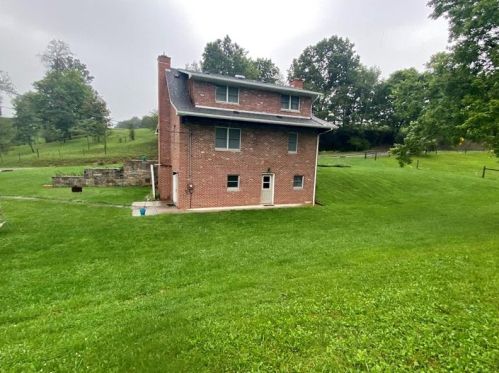 424 Owl Hollow Rd, Ligonier, PA 15658-2224