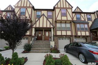 164 Scranton Ave, Lynbrook, NY 11563-2814