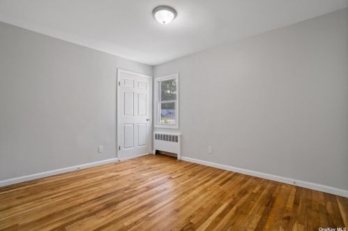 247 Garden St, Westbury NY  11590-3842 exterior
