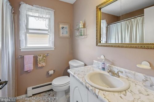 10 Lowell Ct, Bricktown NJ  08724-2423 exterior