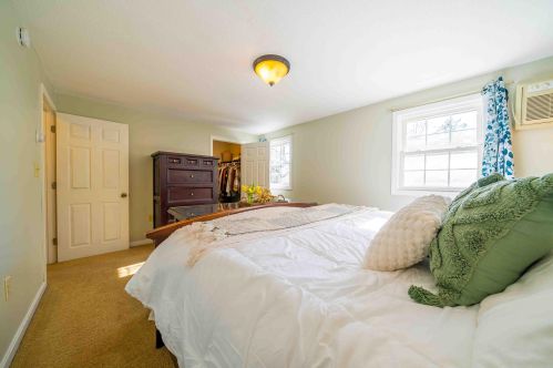 115 Fieldstone Dr, Londonderry NH  03053-2709 exterior