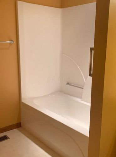 2239 Feather Ln, Marion OH  43302-8266 exterior