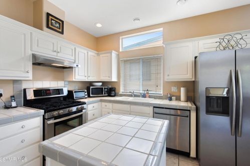 142 Pueblo Ln, Topanga CA  exterior