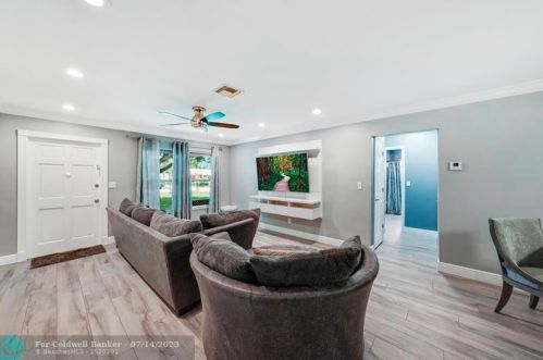 1830 27th Ave, Hollywood, FL 33020-1923