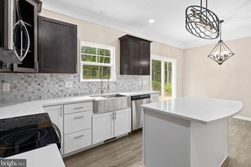 10906 Thiel Ct, Spotsylvania VA  22551-8034 exterior