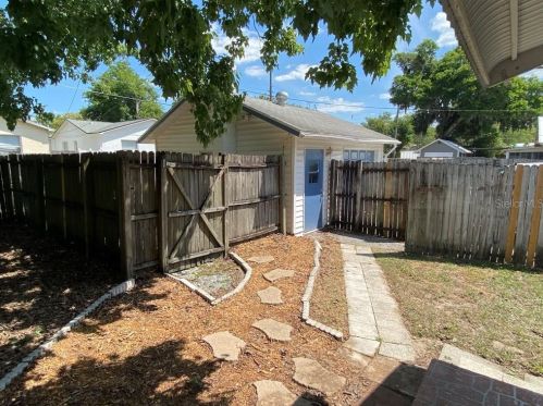 6151 Main St, New Port Richey, FL 34653-3329