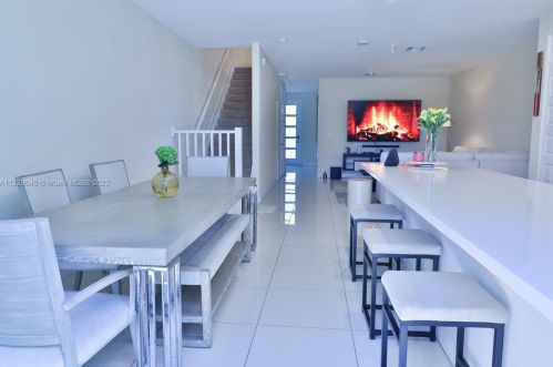 15832 91st Ct, Hialeah FL  33018-1951 exterior