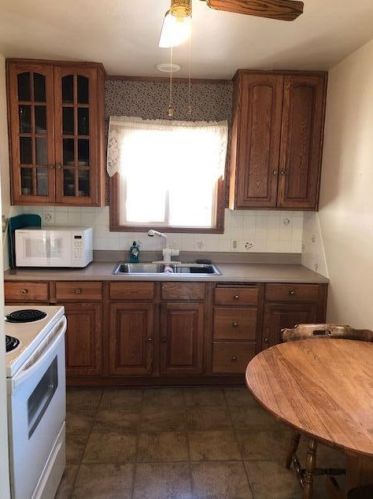 1364 Dousman St, Green Bay, WI 54303-3168