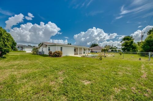 208 43 Ter, Cape Coral FL  33904-8425 exterior