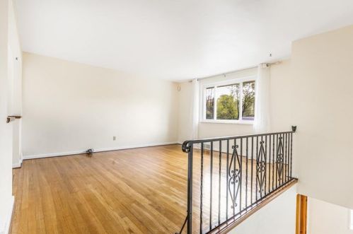 203 Blaze Dr, Glenshaw PA  15116-1009 exterior