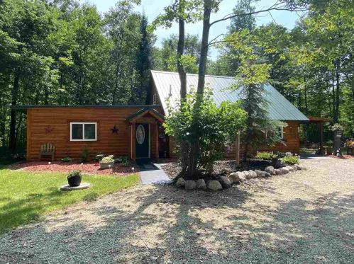 9873 Skyhawk Dr, Crivitz, WI 54114
