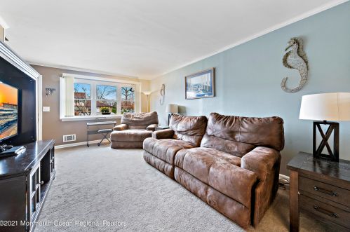 424 Lonna Ct, Bricktown, NJ 08724-7155