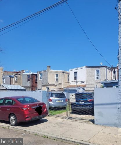2431-35 Leithgow St, Philadelphia, PA 19133-3025