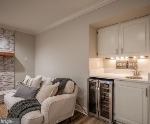 281 Golden Woods Ct, Great Falls VA  22066-4152 exterior