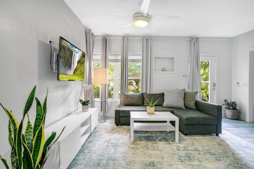 1009 Pine St, Orlando FL  32801-3055 exterior