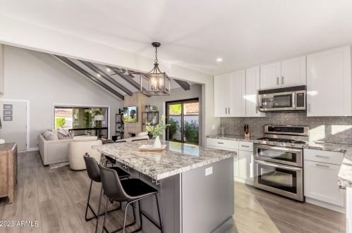 5822 Scottsdale Rd, Scottsdale AZ 85253-5415 exterior