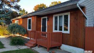 21 Wendy Dr, Farmingville, NY 11738-2520