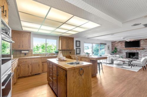 231 Donald Dr, Hollister CA  95023-6361 exterior