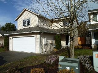 808 13th St, Puyallup, WA 98371-6777