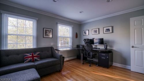560 Lynne Dr, Greystone Park NJ  07950-3336 exterior