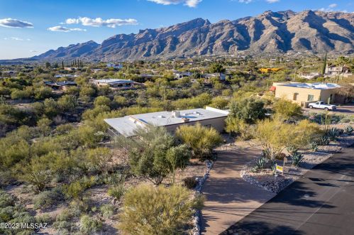 5811 Camino Arizpe, Tucson, AZ 85718-4609