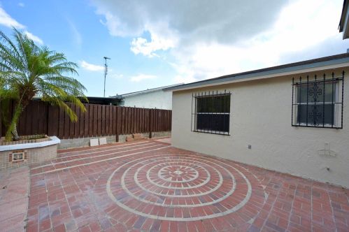 4903 Saratoga Rd, West Palm Beach FL  33415-7415 exterior