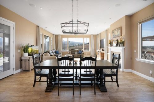 4025 Ashford Cir, Hollister CA  95023-8966 exterior