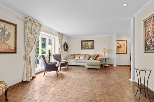 451 Dover Dr, Pittsburgh, PA 15238-1300