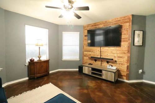 1012 Triple Crown Dr, Fort Worth TX  76179-2324 exterior