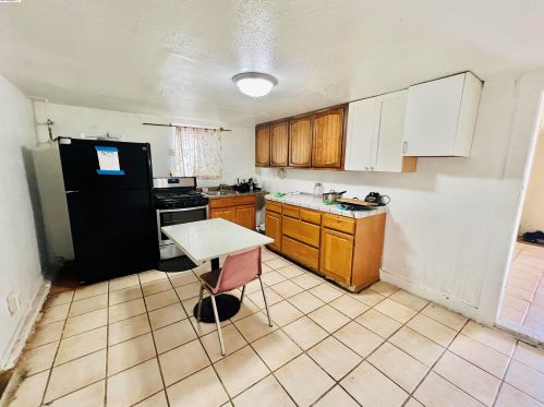 1165 83rd Ave, Oakland, CA 94621-1807