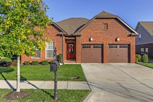 2177 Kirkwall Dr, Nolensville, TN 37135-2001