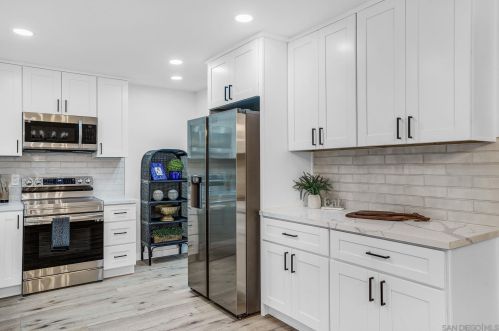 1311 Morning Glory Pl, Vista CA  92084-7222 exterior