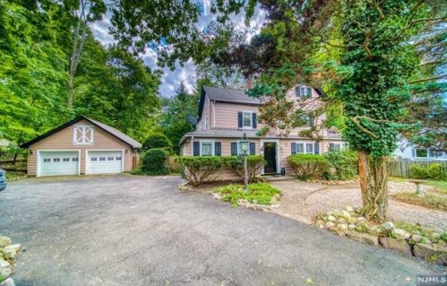 534 Closter Dock Rd, Closter, NJ 07624-3130