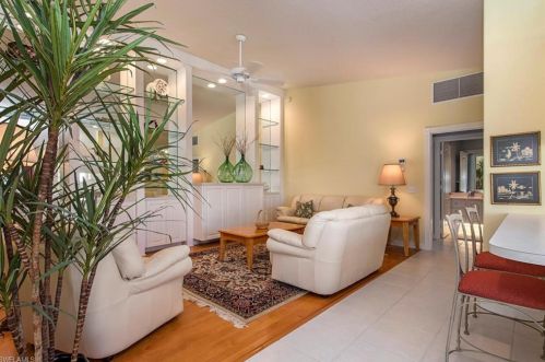 4929 Kingston Way, Naples, FL 34119-9541