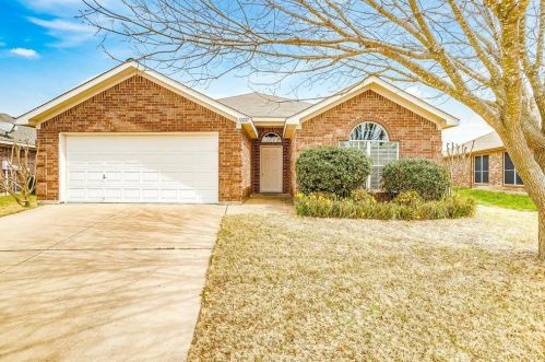 12221 Rolling Ridge Dr, Burleson TX  76028-7549 exterior