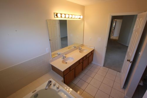 925 Sunset Dr, Englewood OH  45322-2251 exterior