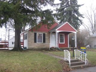 754 John St, Frankfort, IN 46041-1354